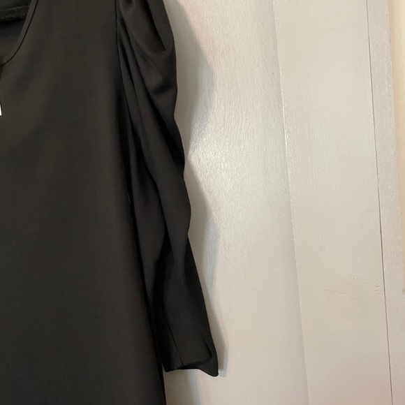 NWT 3/4 sleeves black top - Picture 2 of 5